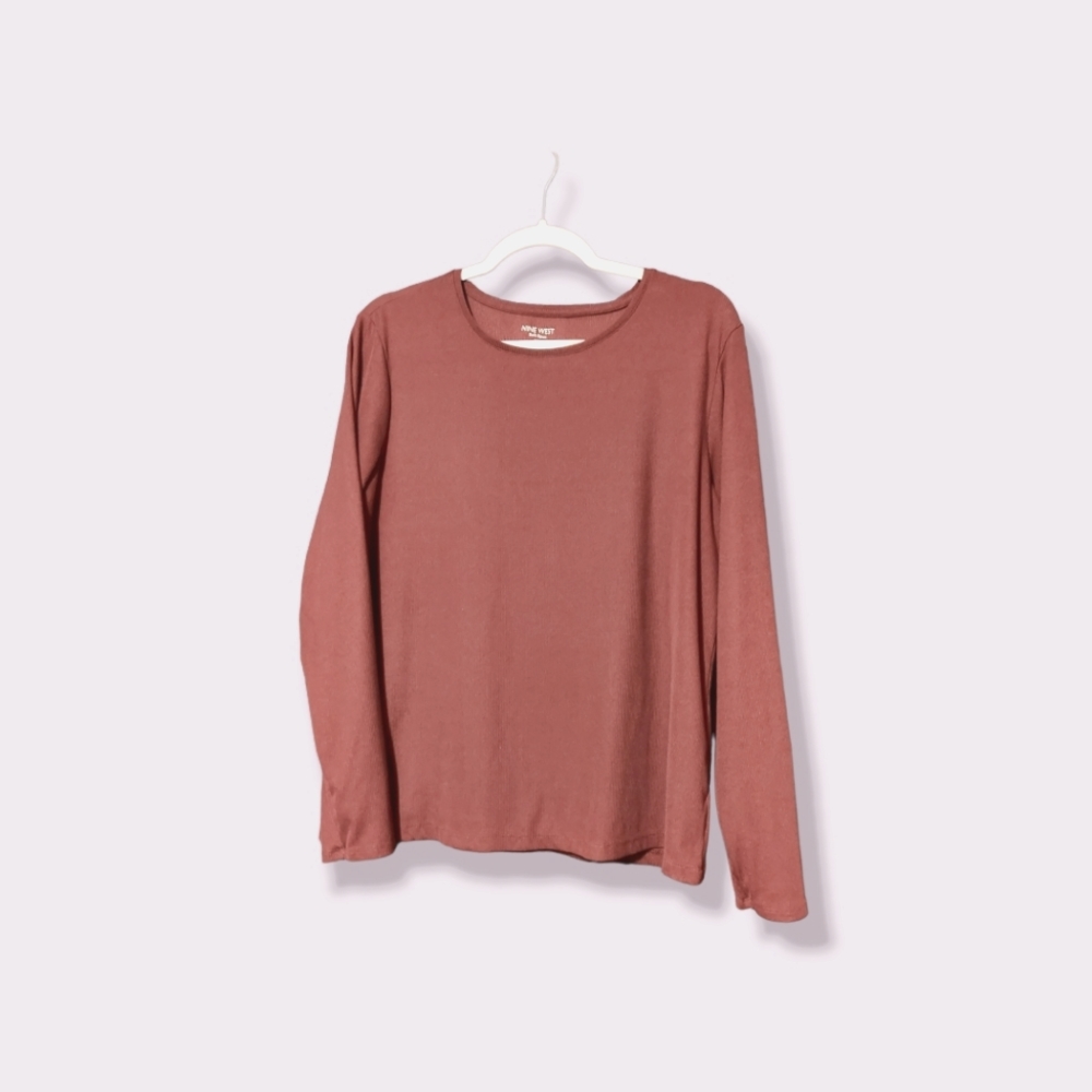 Maroon top